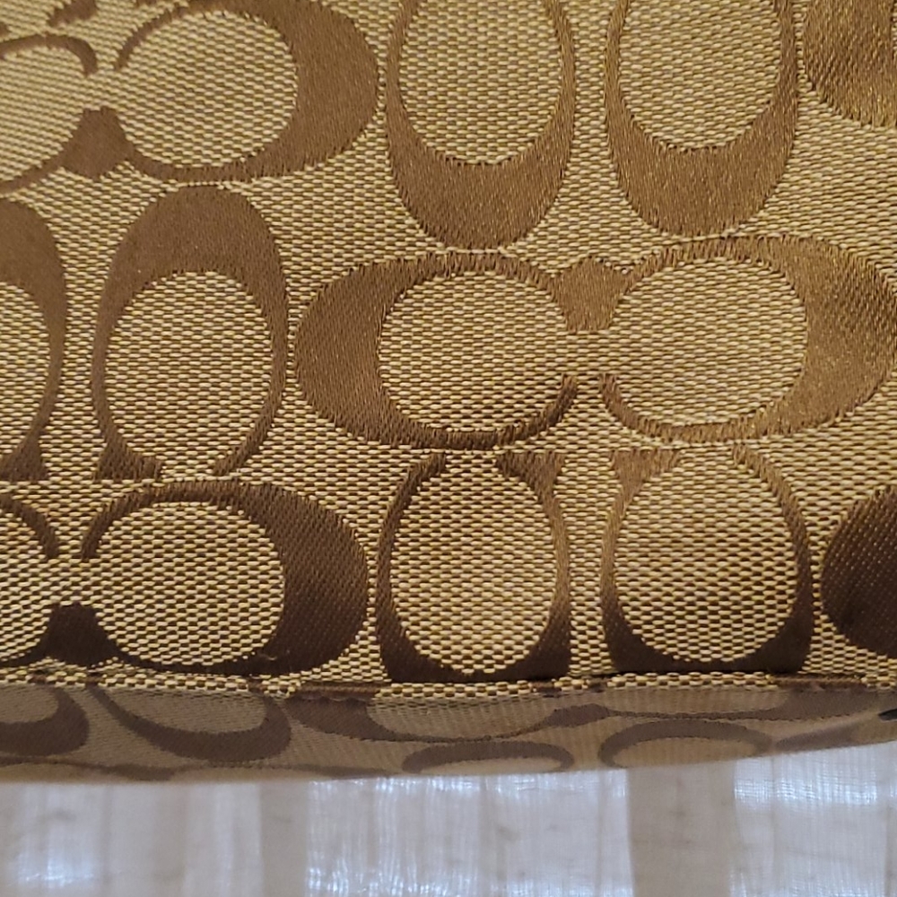 Authentic Coach purse - Picture 5 of 16